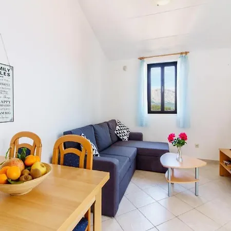 - Comfort One Bedroom C4 Apartment