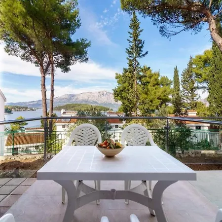 - Comfort One Bedroom C4 Apartment *