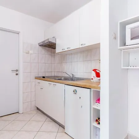 - Comfort One Bedroom C4 Apartment